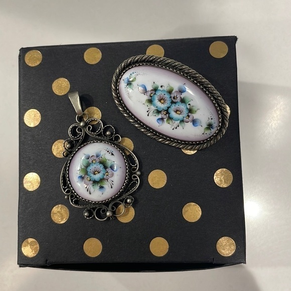 Vintage Russian Porcelain Hand Painted Flower Silver Filigree-Pendant & Brooch - Picture 3 of 8